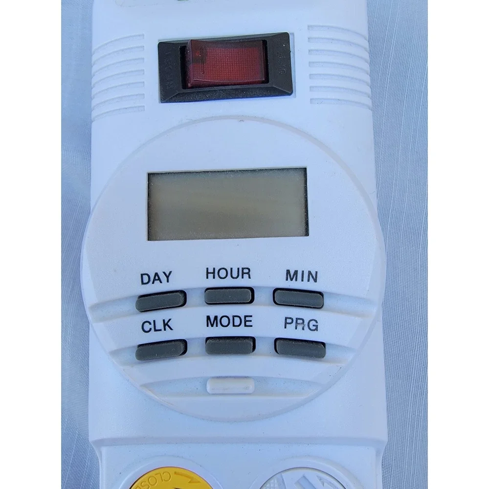Zilla Digital Power Center 8 Outlet Surge Protector Timer Strip White 09304-1